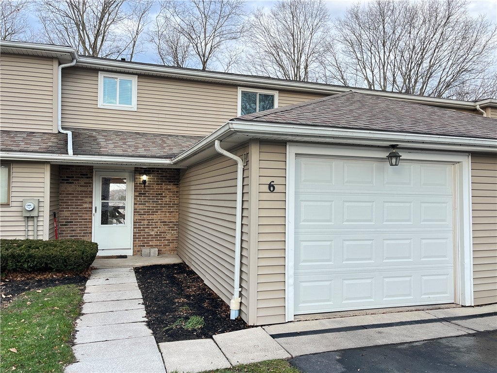 Photo of 6 Bucklebury Hl, Perinton, NY 14450 (MLS # R1723203)