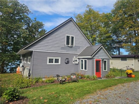 Photo of 176 Lippitt Development Road, Middlefield, NY 13326 (MLS # R1641805)