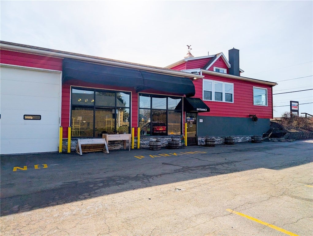 Photo of 2138 Empire Boulevard, Webster, NY 14580 (MLS # R1700054)