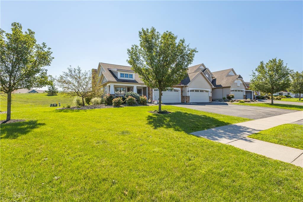 Photo of 7139 Challenger Circle, Victor, NY 14564 (MLS # R1709766)