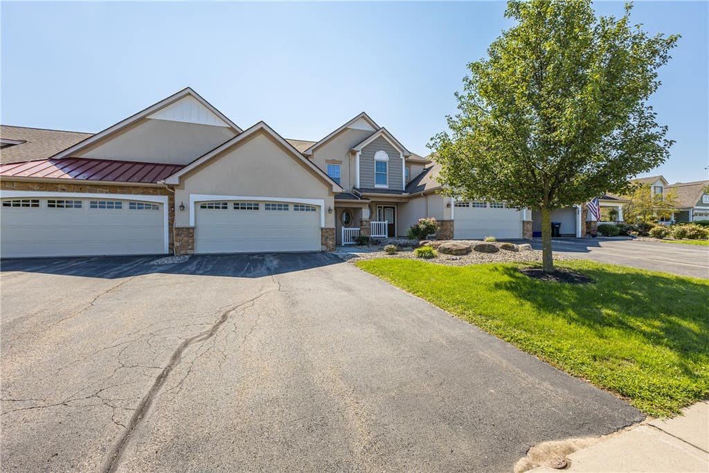 Photo of 7139 Challenger Circle, Victor, NY 14564 (MLS # R1709766)