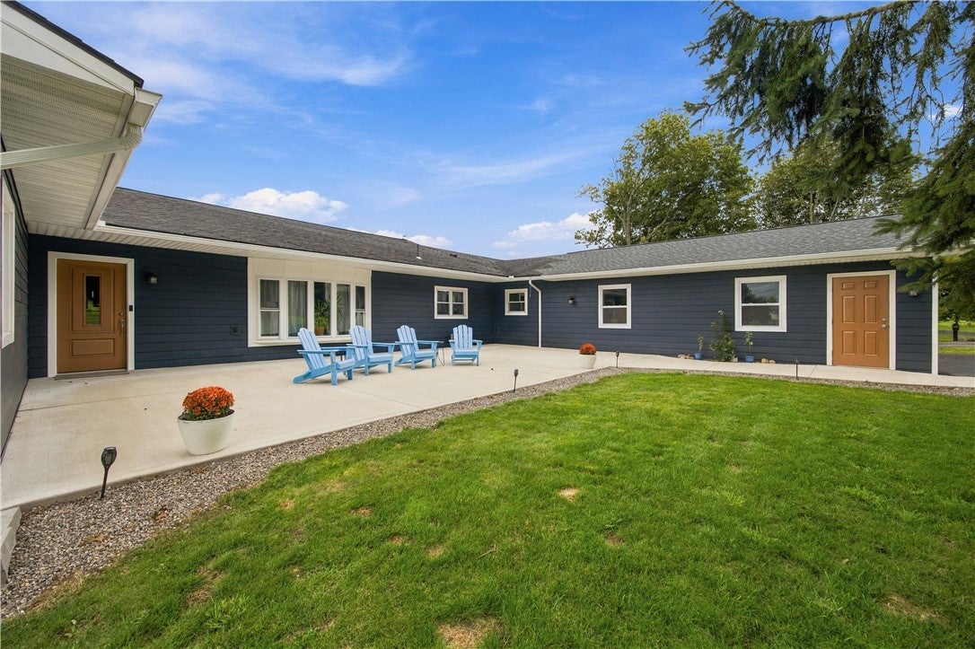 56 White Springs Ln