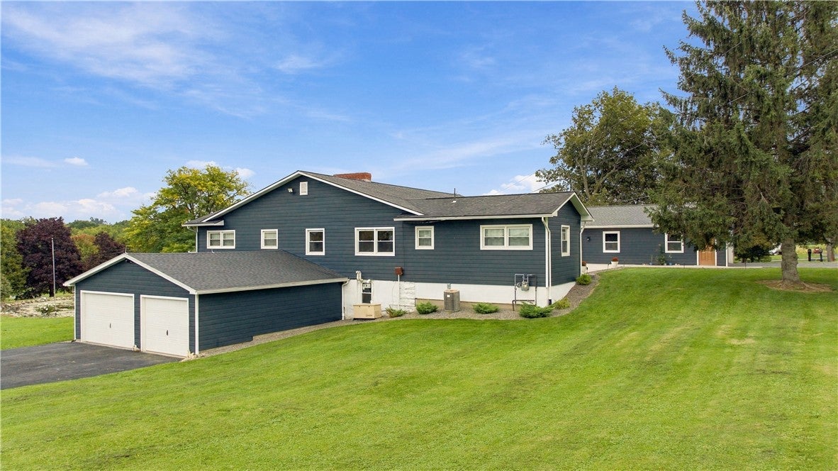 56 White Springs Ln