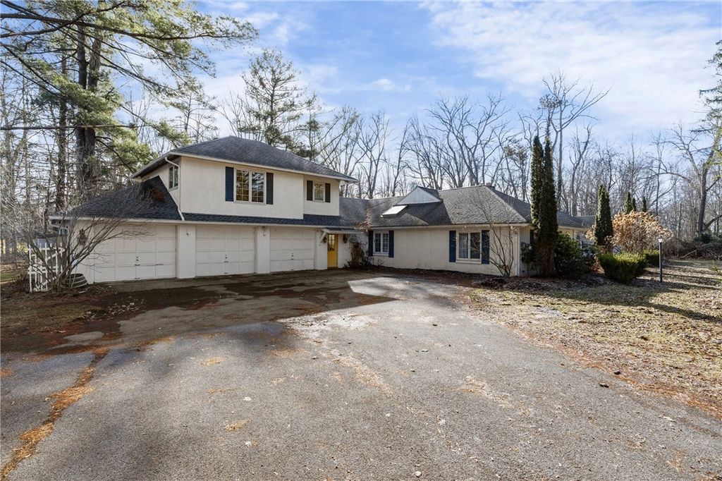 Photo of 52 Knollwood Drive, Pittsford, NY 14618 (MLS # R1666430)