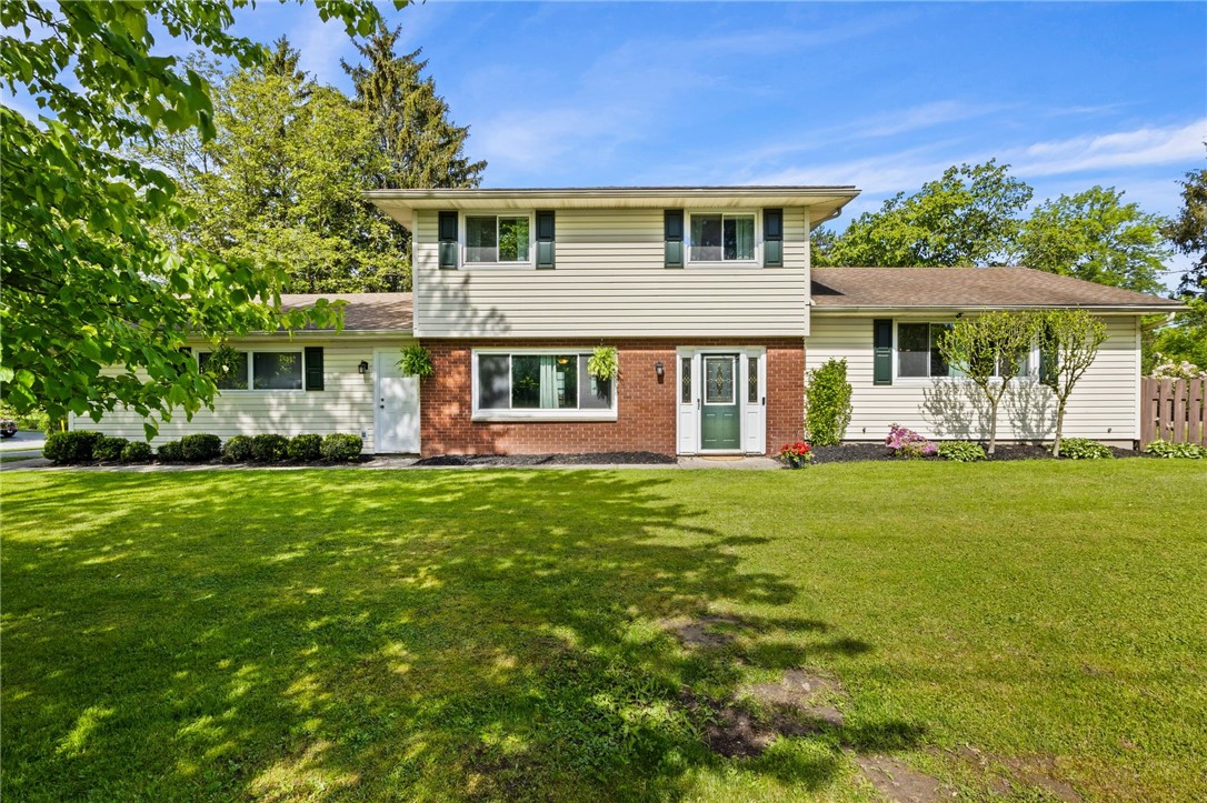 1 Timberline Drive, Penfield, New York image 1