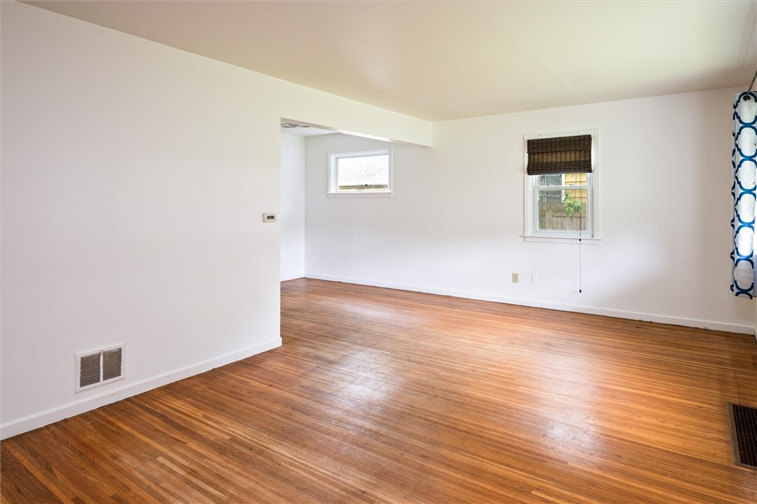 14 Fisher Road, Gates, New York image 4
