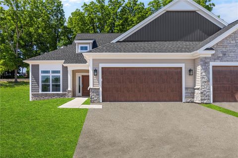 Photo of 25 Eagle Hollow, Perinton, NY 14526 (MLS # R1659418)