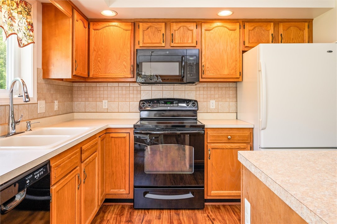 47 Kaye Park Terrace, Gates, New York image 30