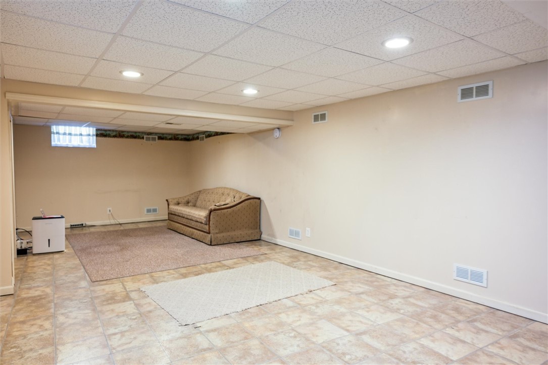 47 Kaye Park Terrace, Gates, New York image 32