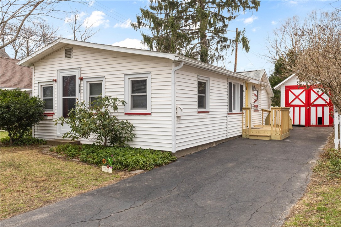 191 Pinehill Drive, Irondequoit, New York image 1