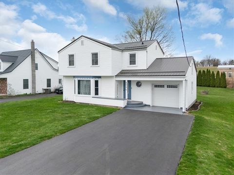 Homes For Sale - 6075 Highland Avenue<br/> Wayne County, Williamson, NY 14589
