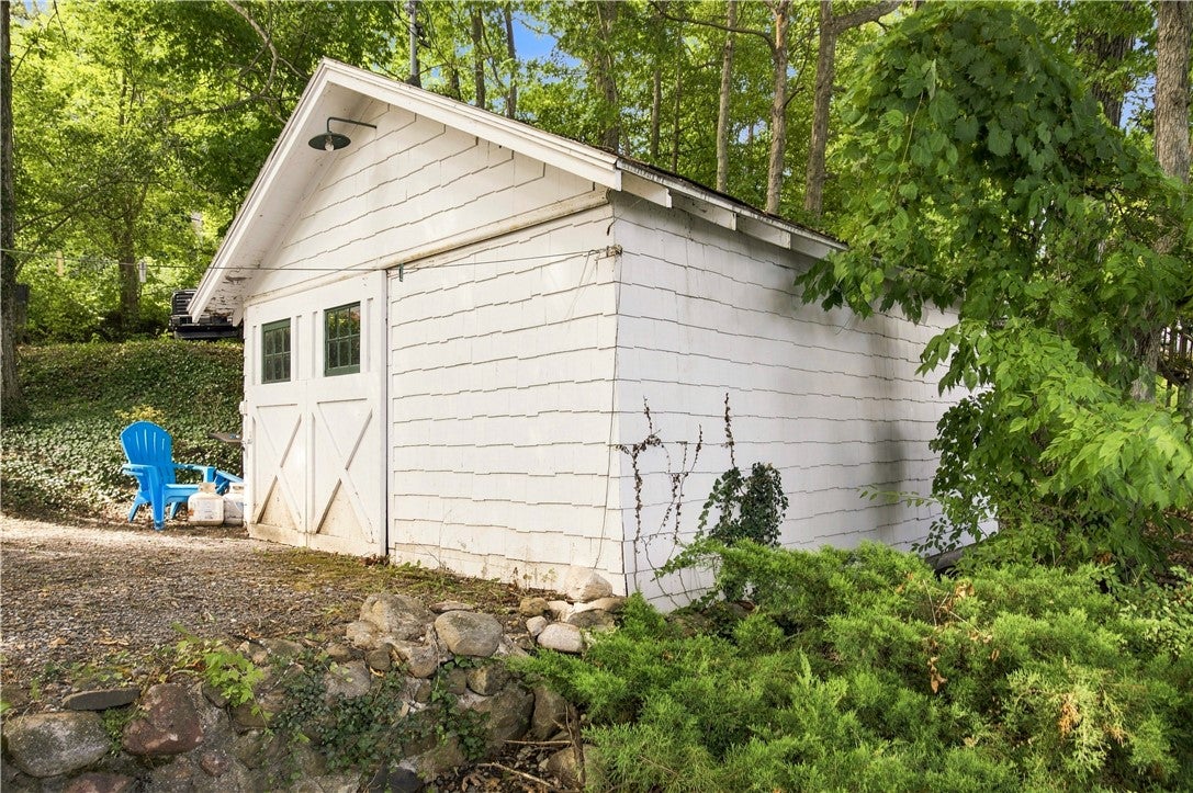 3611 Bay View Drive