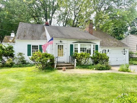 Homes For Sale - 35 Country Lane<br/> Penfield, NY 14526