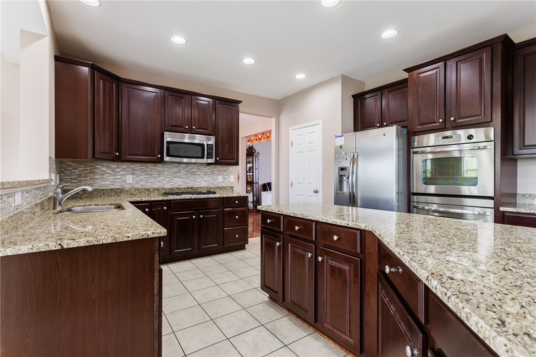 11 Blazing Star Circle, Henrietta, New York image 17