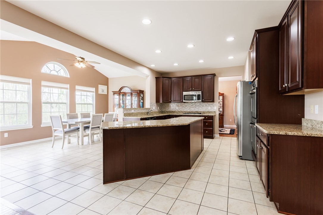 11 Blazing Star Circle, Henrietta, New York image 18