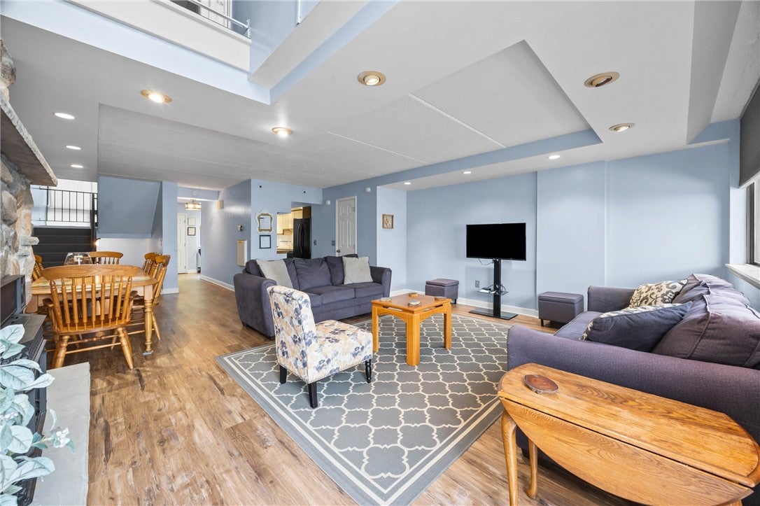 11 Cliffside Drive