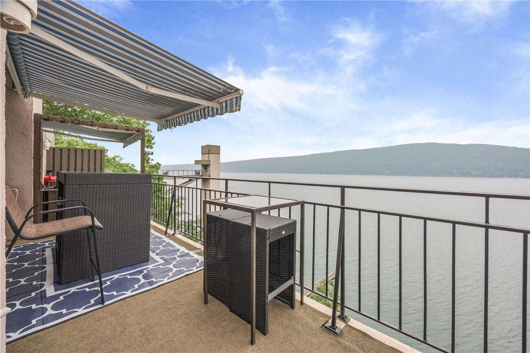 11 Cliffside Drive