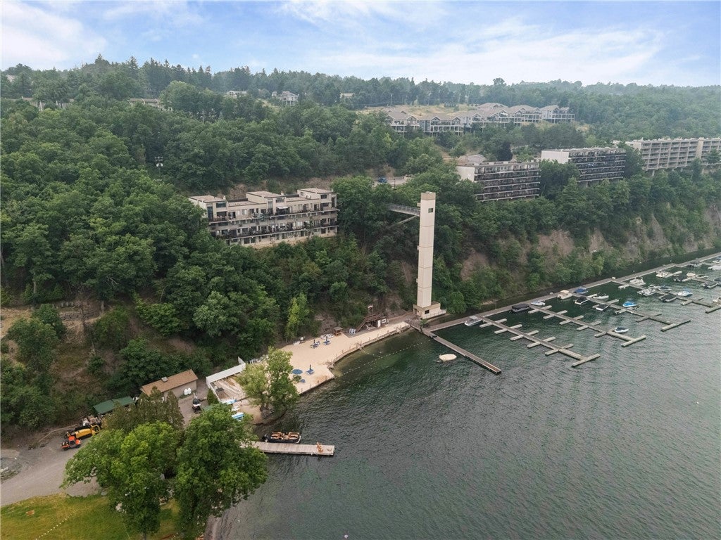 11 Cliffside Drive