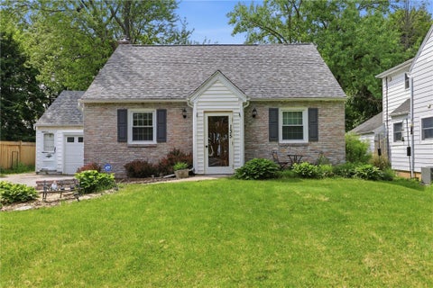 Homes For Sale - 135 Glen Ellyn Way<br/> Monroe County, Brighton, NY 14618