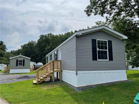 Mobile Home For Sale - 93 Northrup Circle<br/> Farmington, NY 14425