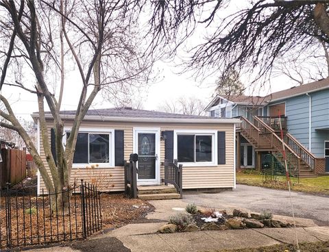 Homes For Sale - 50 Anchor Ter<br/> Irondequoit, NY 14617