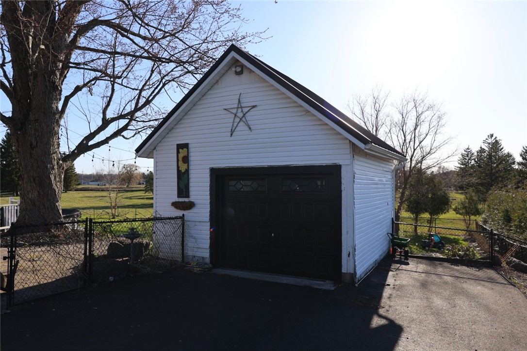 469 Salt Road, Webster, New York image 4