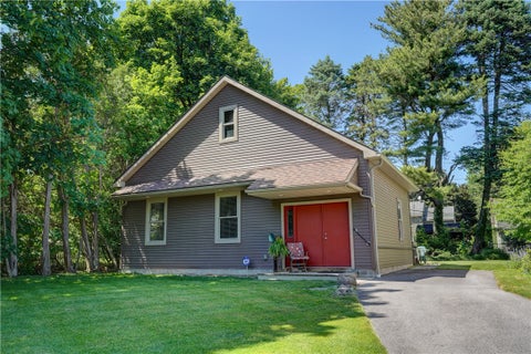 Homes For Sale - 210 Elm Drive<br/> Rochester, NY 14609