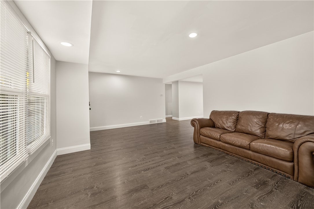 1209 Hinchey Road