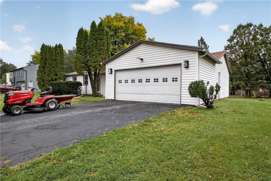 1209 Hinchey Road