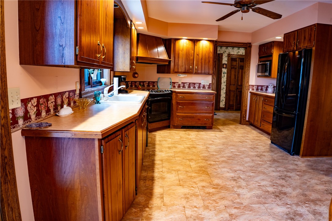 10400 Fox Ridge Road, Corning, New York image 13