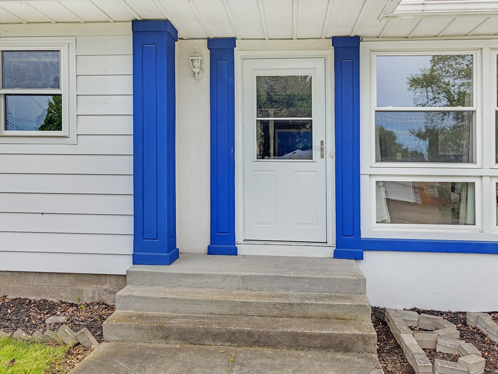 13 W Crest Drive, Gates, New York image 4