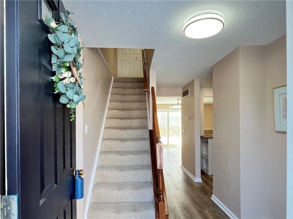 Photo of 35 Camberley Place, Penfield, NY 14526 (MLS # R1661120)