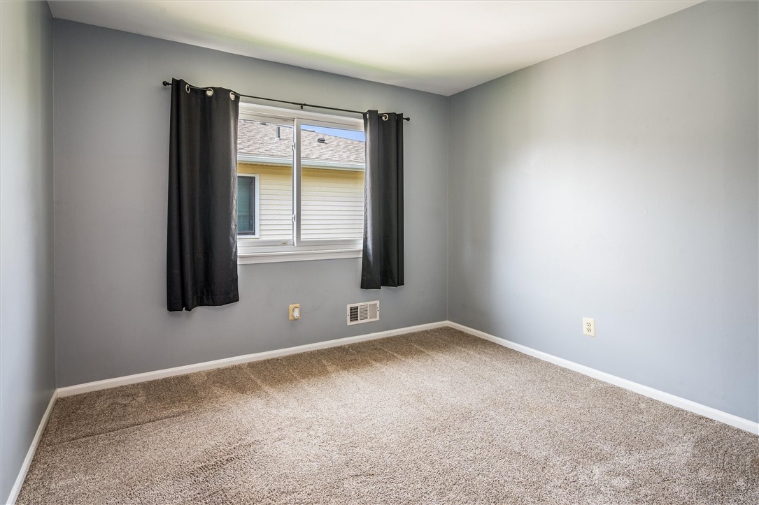 20 De Paul Drive, East Rochester, New York image 12