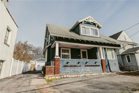 Homes For Sale - 122 E Henrietta Road<br/> Monroe County, Rochester, NY 14620