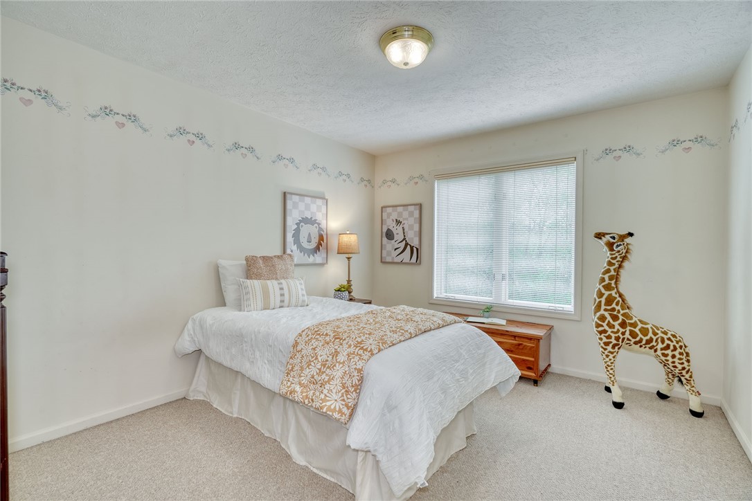 111 Fiddlers Hollow, Penfield, New York image 31