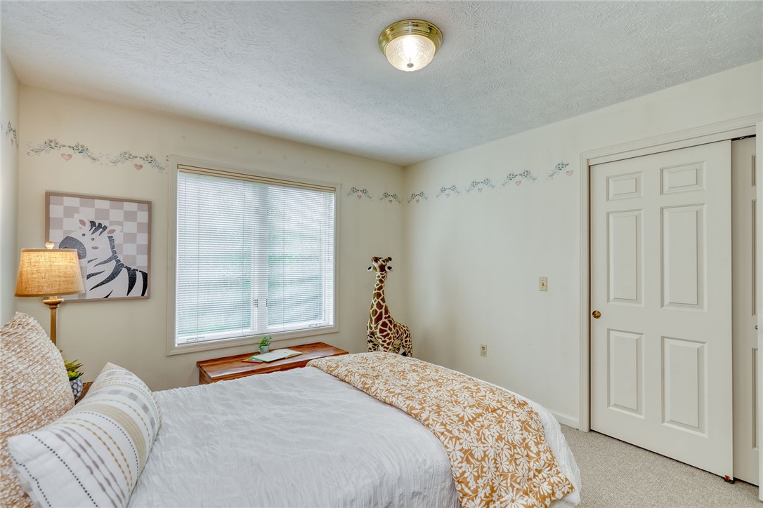 111 Fiddlers Hollow, Penfield, New York image 32