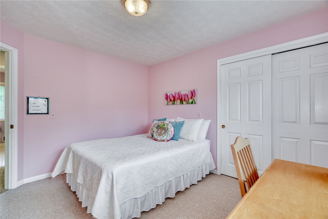 111 Fiddlers Hollow, Penfield, New York image 33