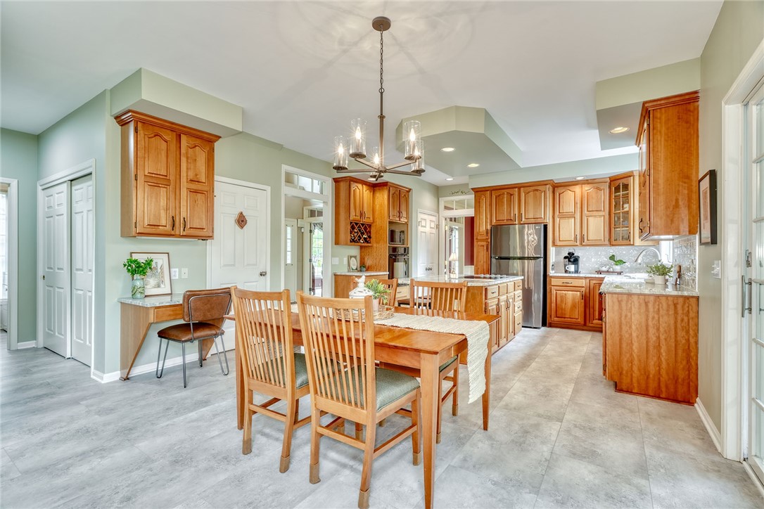111 Fiddlers Hollow, Penfield, New York image 11