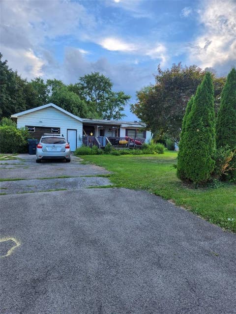 Mobile Home For Sale - 7456 State Route 31<br/> Wayne County, Lyons, NY 14489