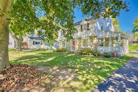 Photo of 248 Chestnut Hill Drive, Irondequoit, NY 14617 (MLS # R1635163)