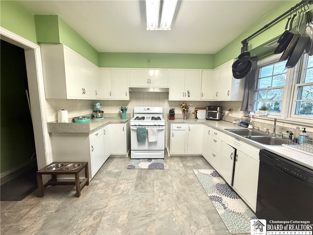 350 Cole Avenue, Jamestown, New York image 9