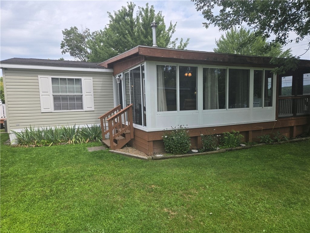 97 Lakeview Dr