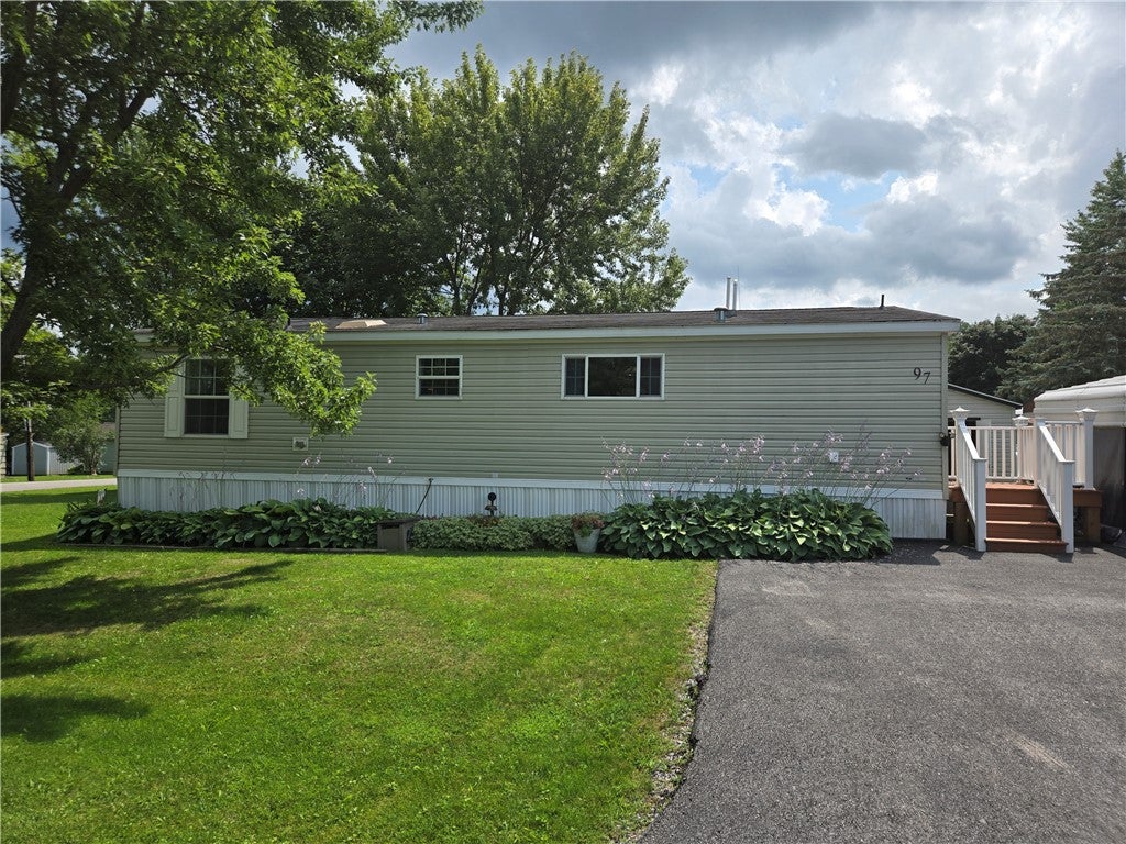 97 Lakeview Dr