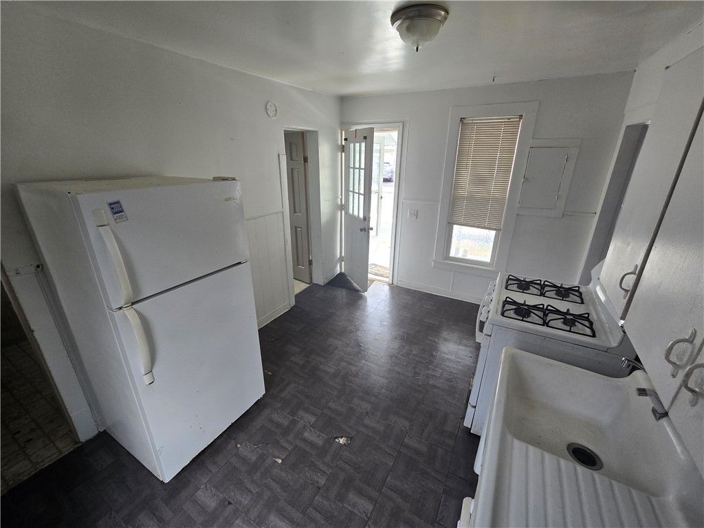 Photo of 69 Park Avenue, Binghamton, NY 13903 (MLS # R1666189)