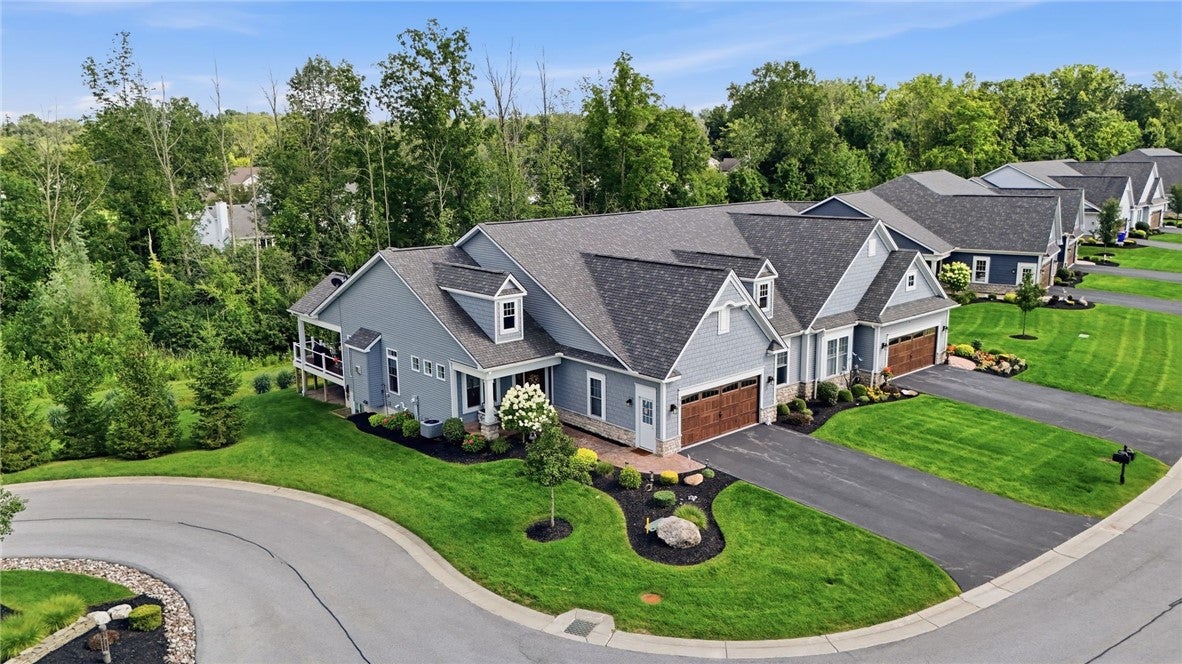 35 Greenpoint Trail