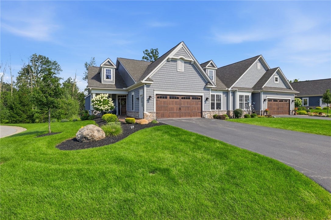 35 Greenpoint Trail