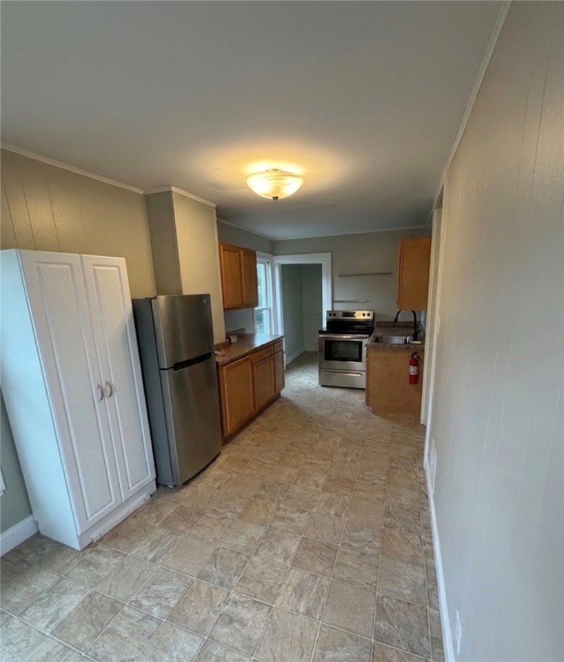 313 Roe Avenue 2
