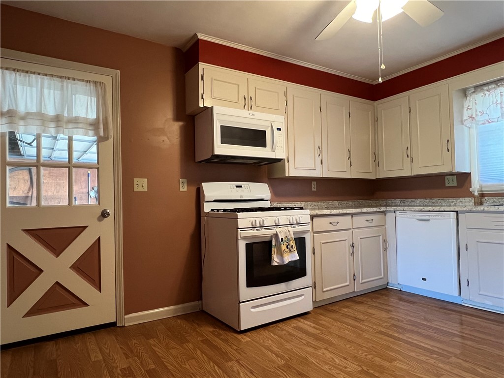 204 Parkwood Avenue, Elmira, New York image 11