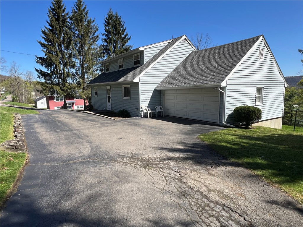 204 Parkwood Avenue, Elmira, New York image 4