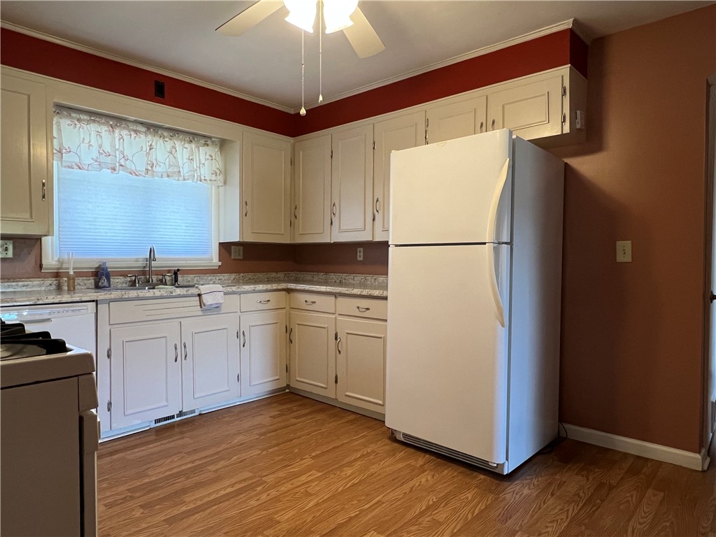204 Parkwood Avenue, Elmira, New York image 10